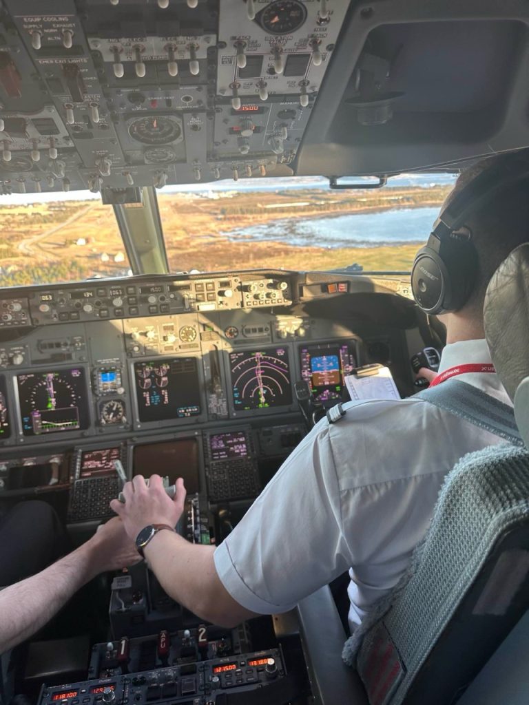 Dean i Norwegian cockpit