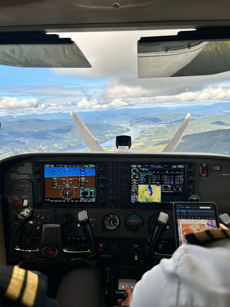 Cessna172 cockpit